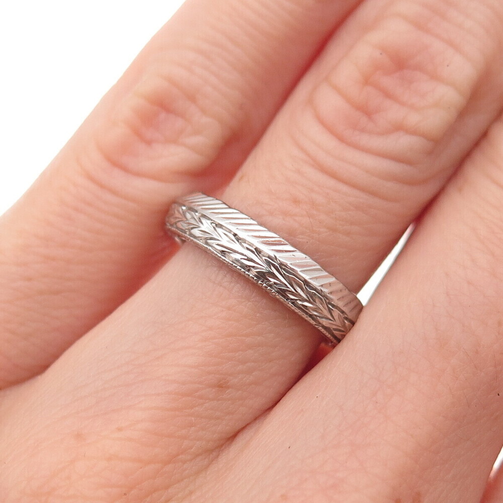 925 Sterling Silver Vintage Laurel Floral Oxidized Band Ring Size 5.75